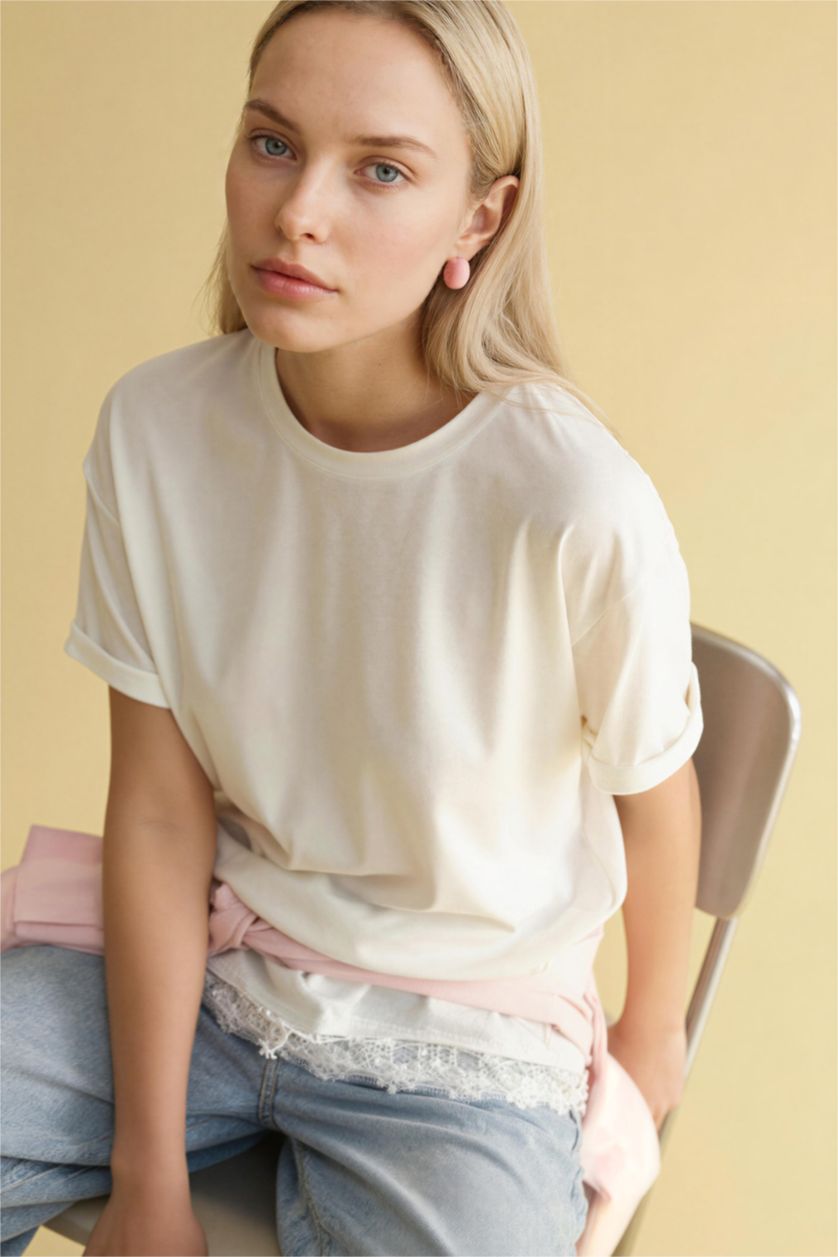 FEMME Écru T-shirt à col rond et manches courtes Coupe décontractée