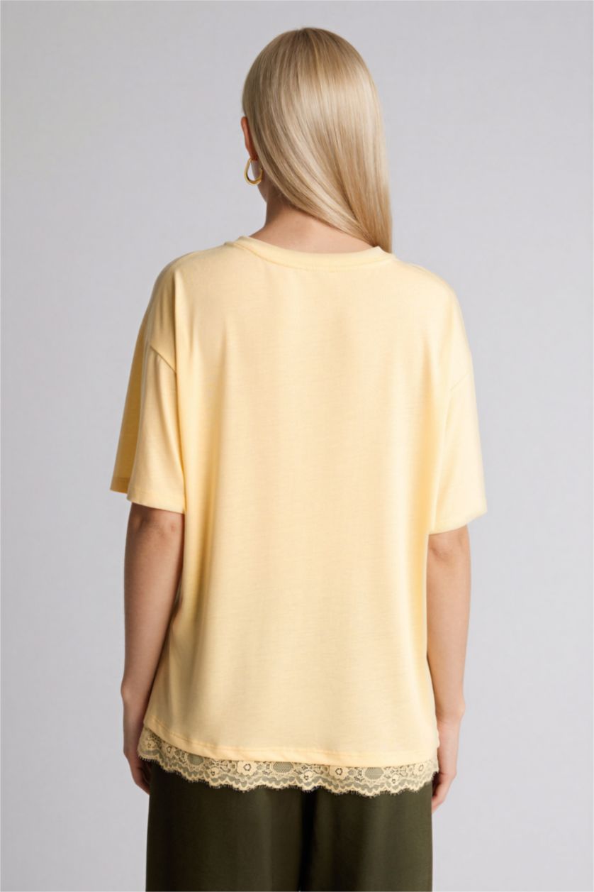 Kadın Açık Sarı Relax Fıt Bisiklet Yaka Kısa Kollu Tişört