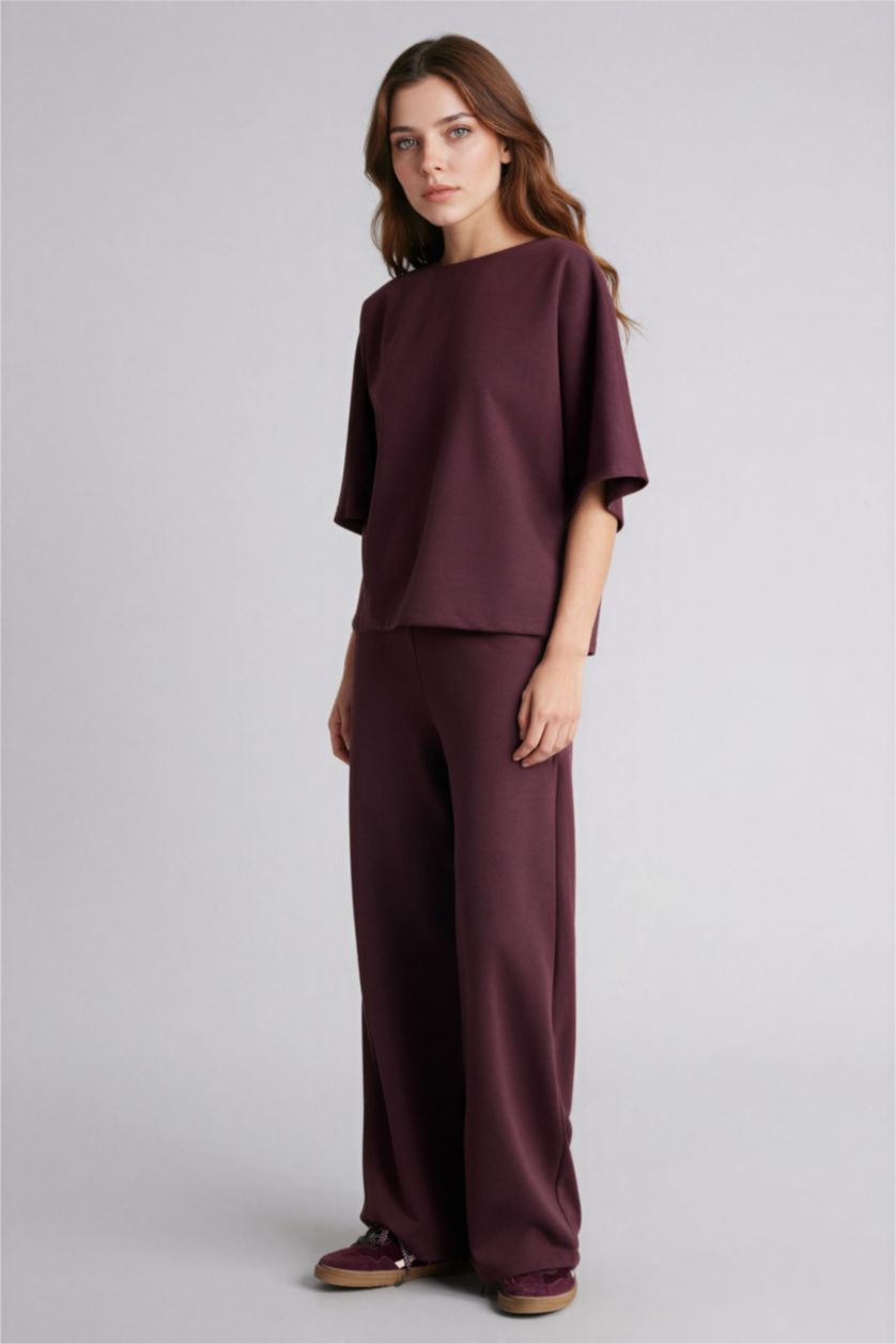 حريمي بني تيشيرت نص كم وياقة عريضة