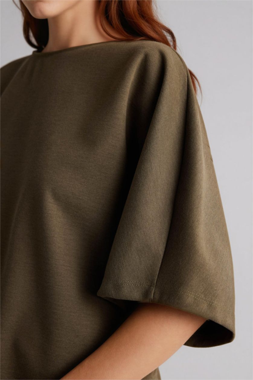 Woman Dark Khaki Boat Neck Shor Sleeve T-Shirt