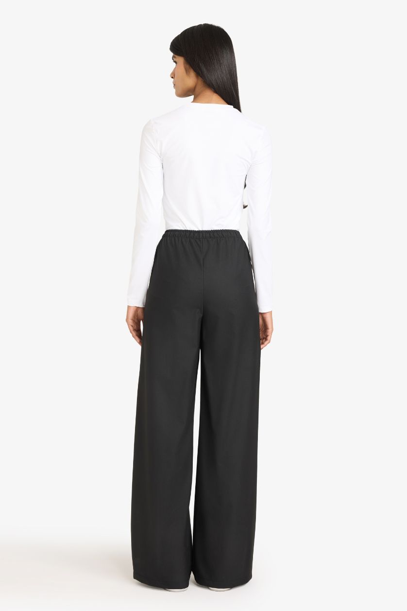 حريمي أسود بنطلون قصة مستقيمة وخصر عادي