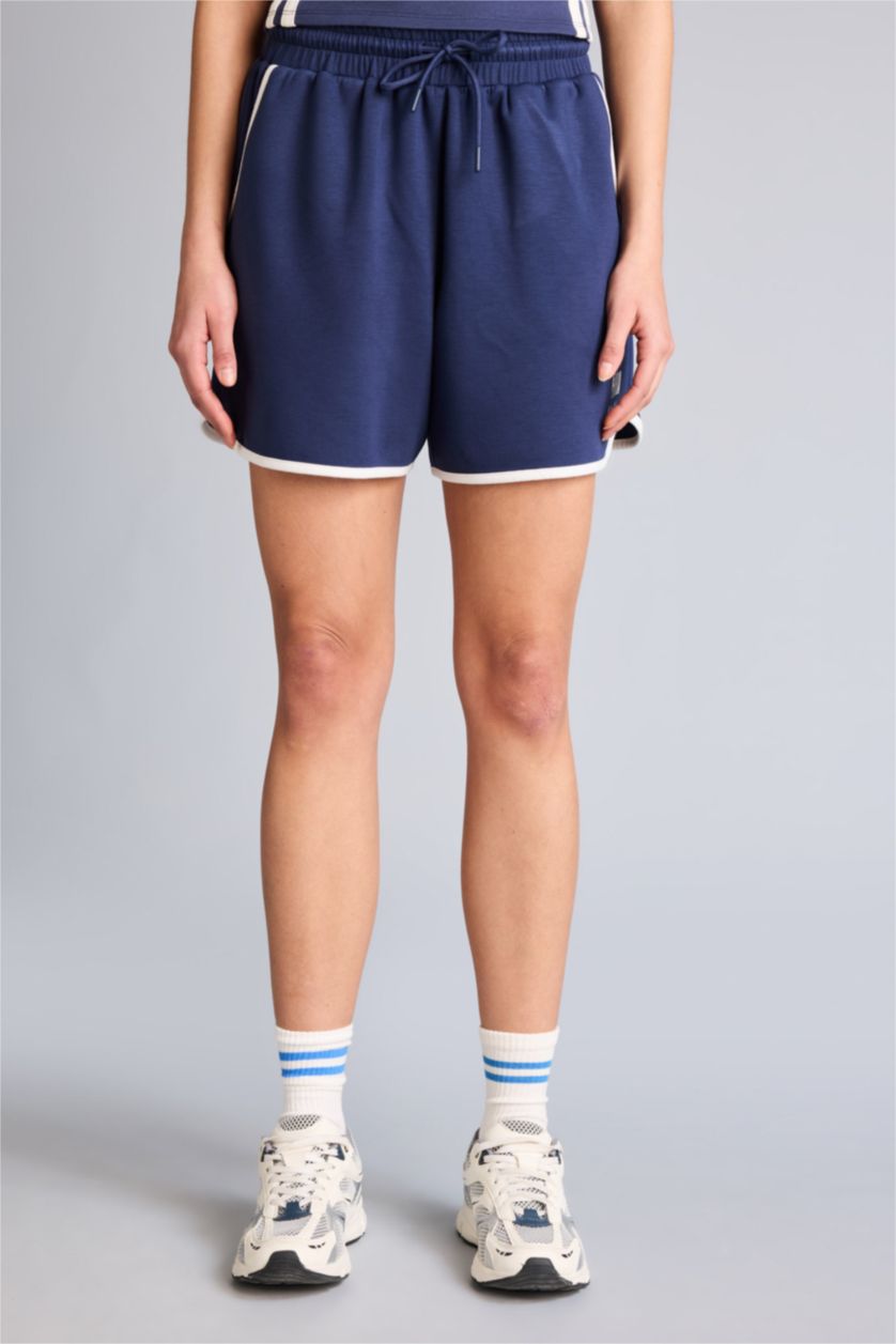 FEMME Indigo Short de sport NBA Wordmark court en tissu scuba Coupe régulière