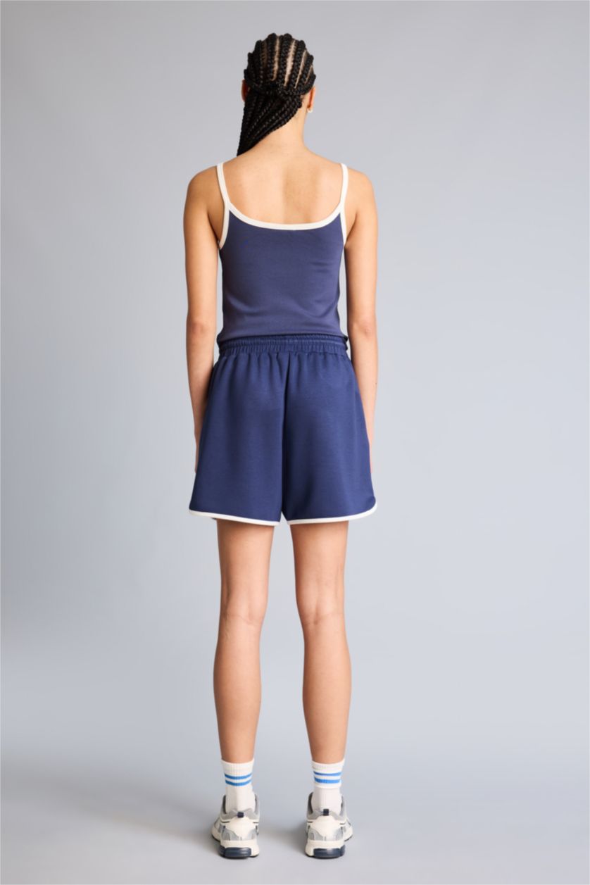 FEMME Indigo Short de sport NBA Wordmark court en tissu scuba Coupe régulière