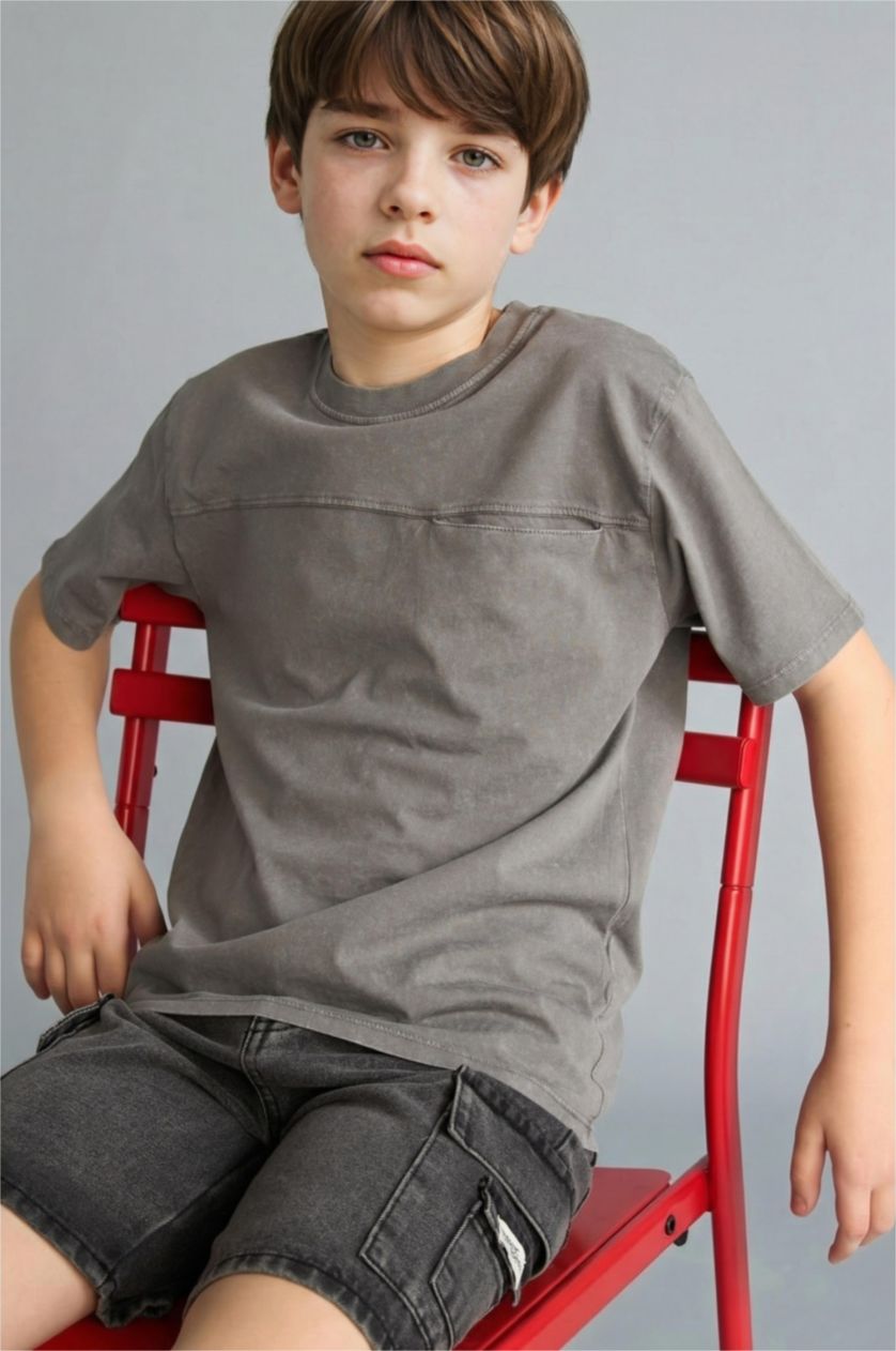 Erkek Çocuk - Genç Erkek Koyu Gri New Regular Fıt Bisiklet Yaka Kısa Kollu Tişört Erkek Çocuk