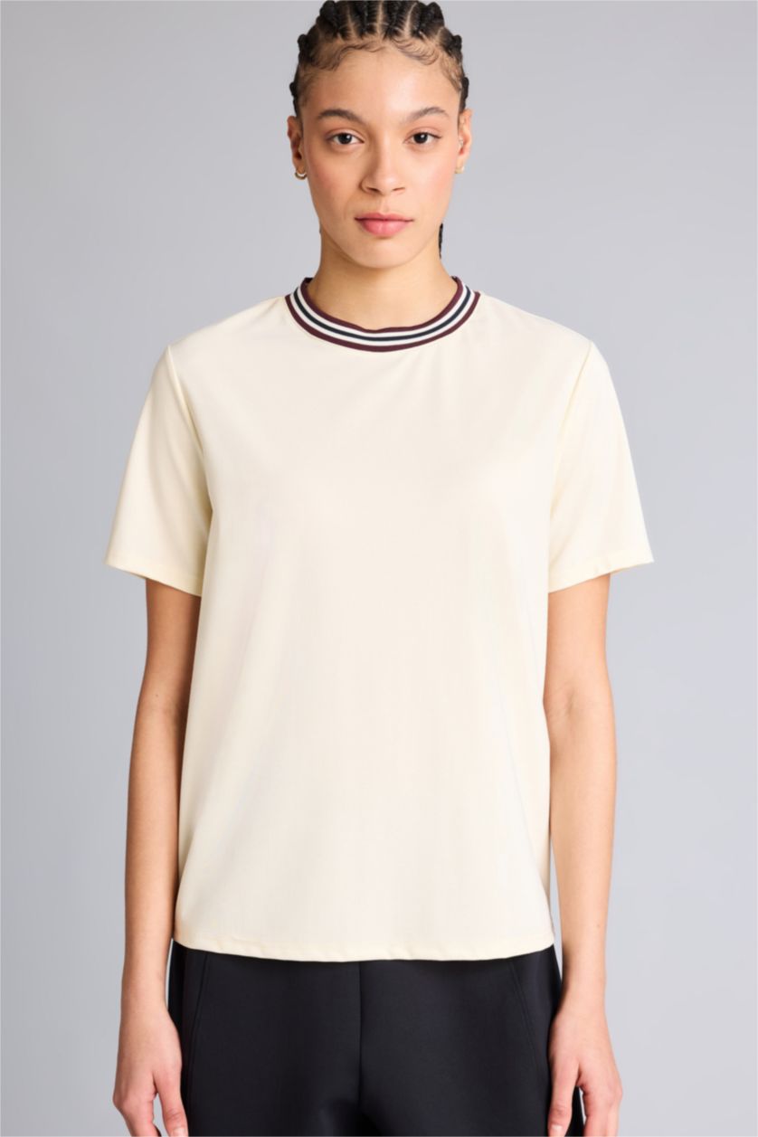 Kadın Ekru Standart Fit Sporcu Tişört