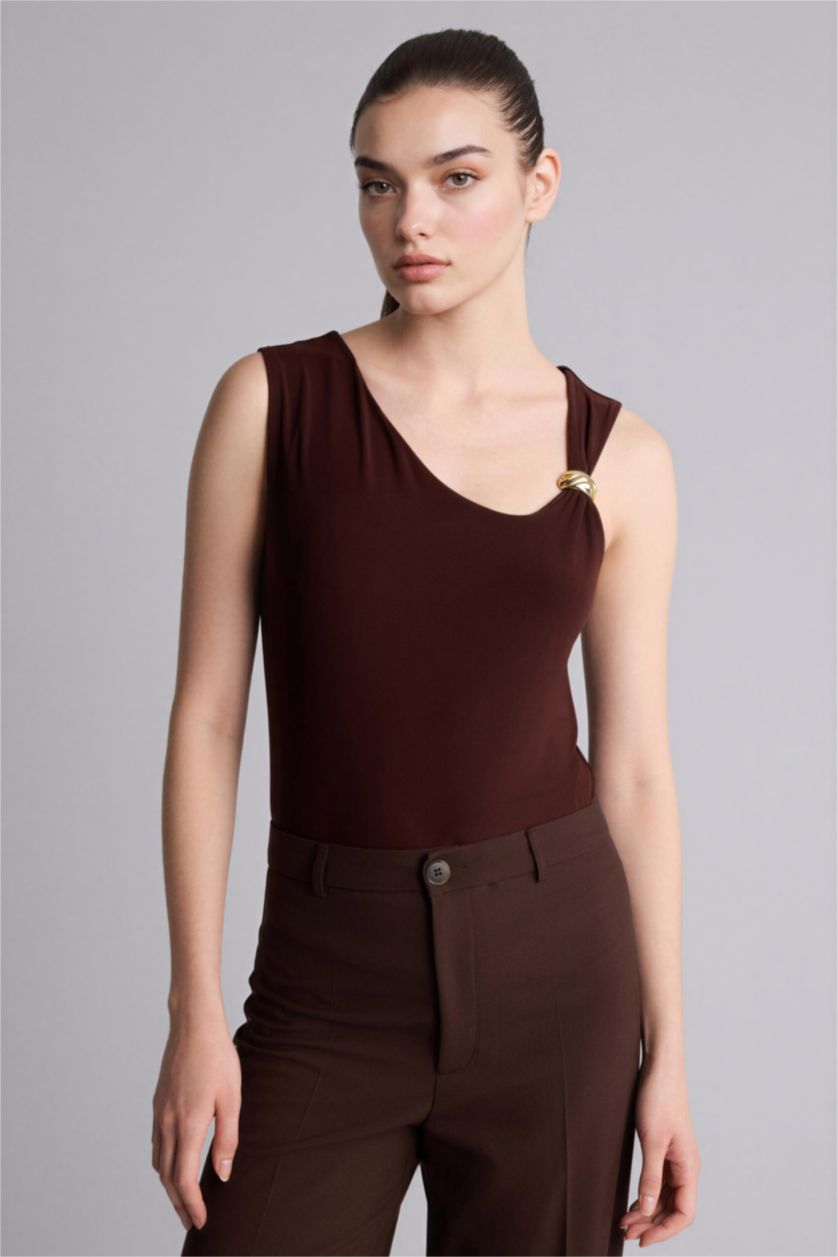 Женщины Коричневый Майка Slim Fit с вырезом лодочка