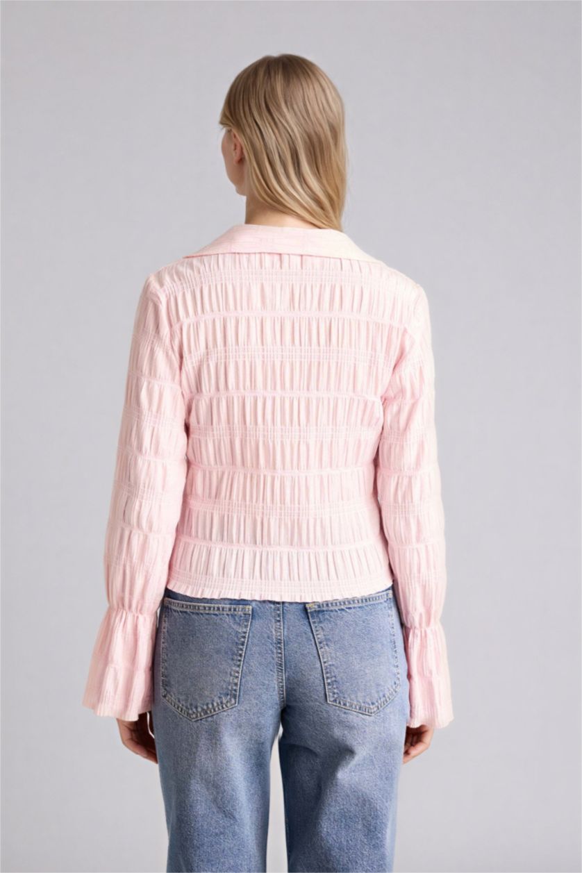 حريمي زهري فاتح بلوزة كم طويل قصة عادية بياقة قميص