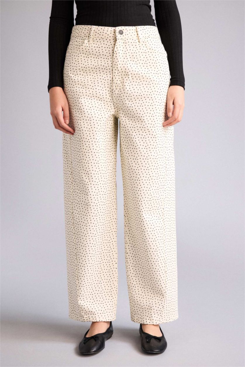 Woman White Baggy Fit Regular Waist Gabardine Trousers