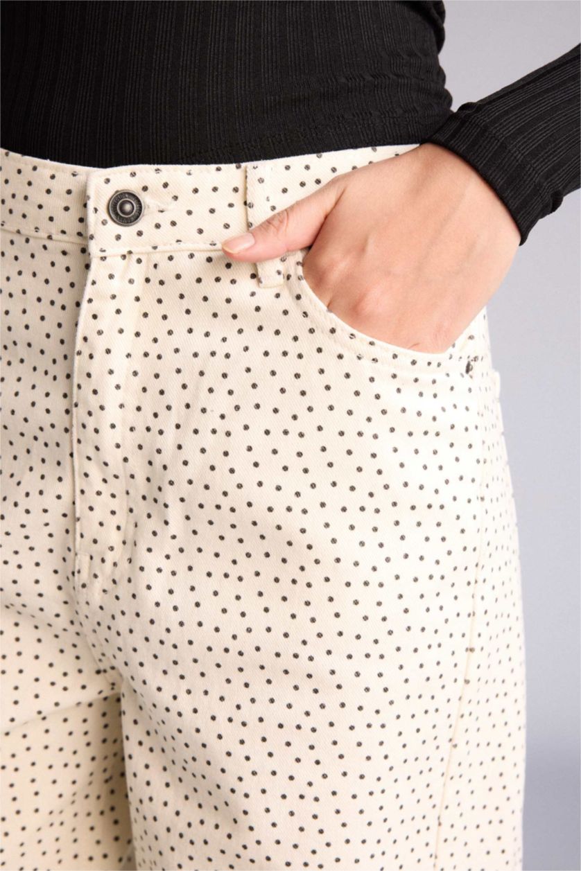 Woman White Baggy Fit Regular Waist Gabardine Trousers