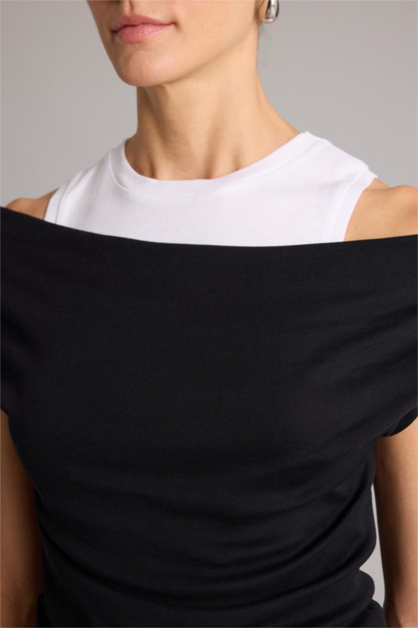 Woman Black Slim Fit Ribana Short Sleeve T-Shirt