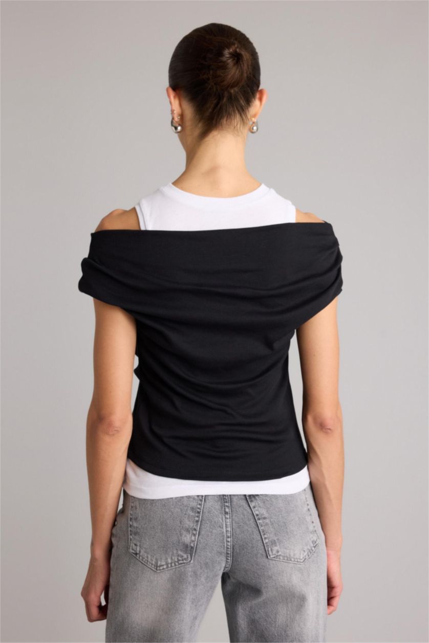 Woman Black Slim Fit Ribana Short Sleeve T-Shirt