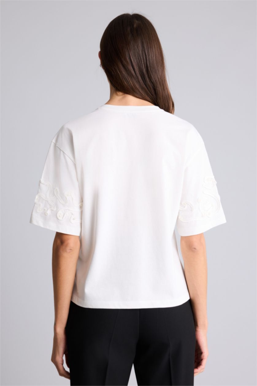 Woman Ecru تيشيرت نص ردن قصة مريحة وياخة مستديرة