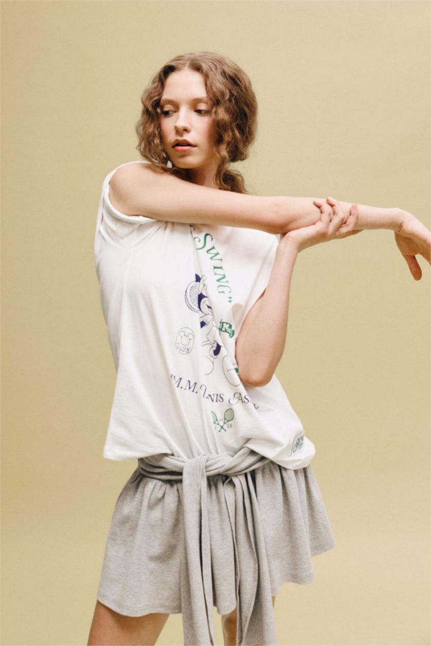 Woman White Oversize Fit Short Sleeve T-Shirt