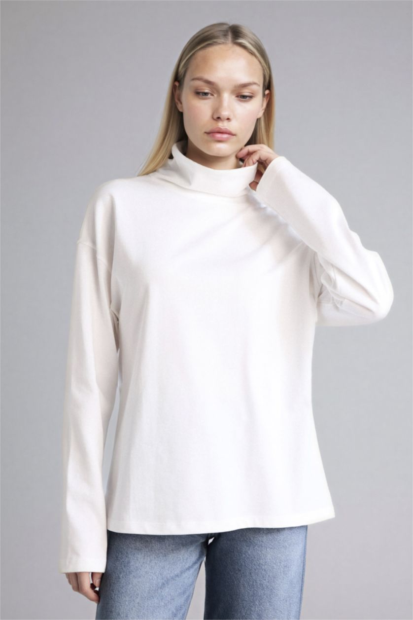 Kadın Ekru Relax Fıt Yarım Balıkçı Yaka Premium Tişört