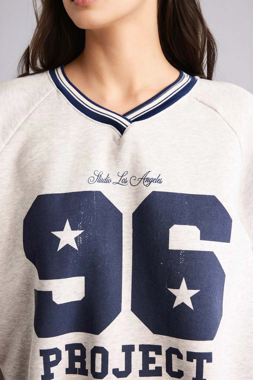 Kadın Gri Melanj Oversıze V Yaka Baskılı Kalın Kumaş Sweatshirt