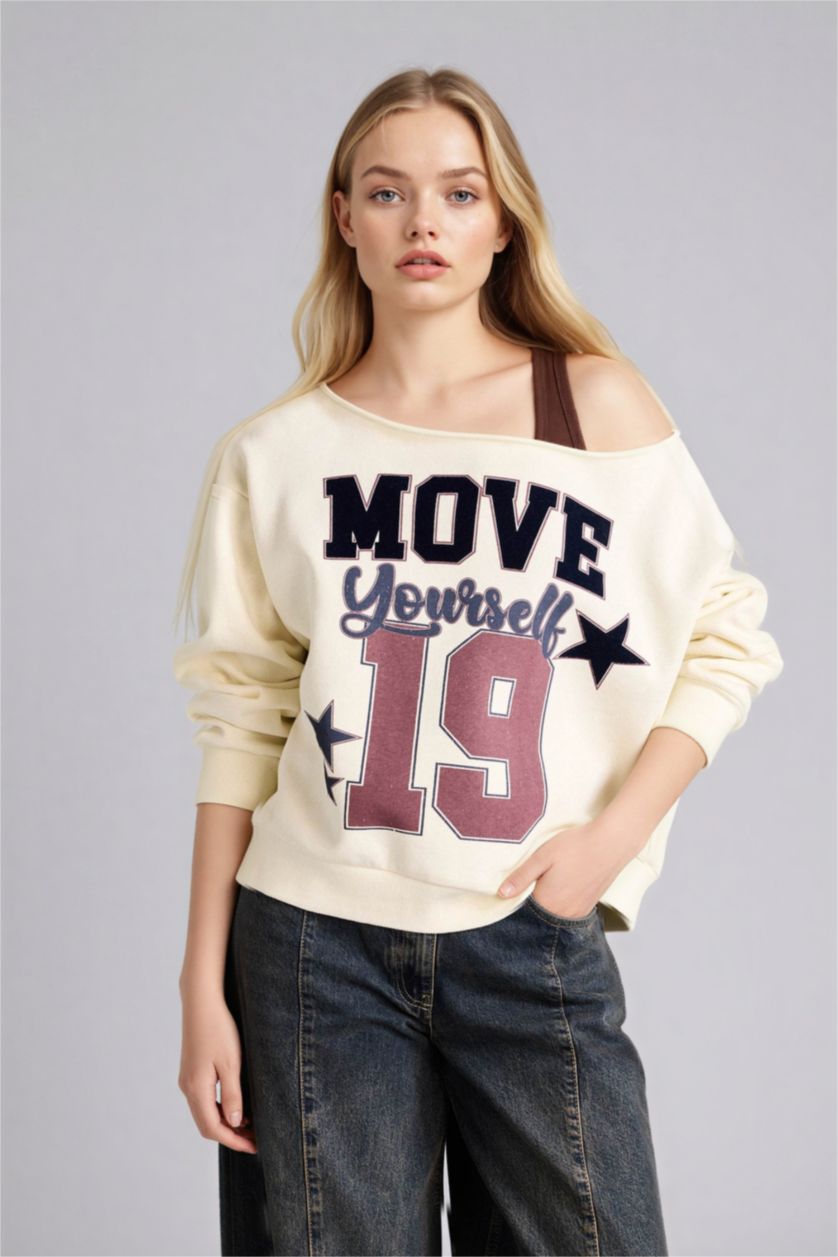 Kadın Kum Oversıze Kayık Yaka Baskılı Sweatshirt