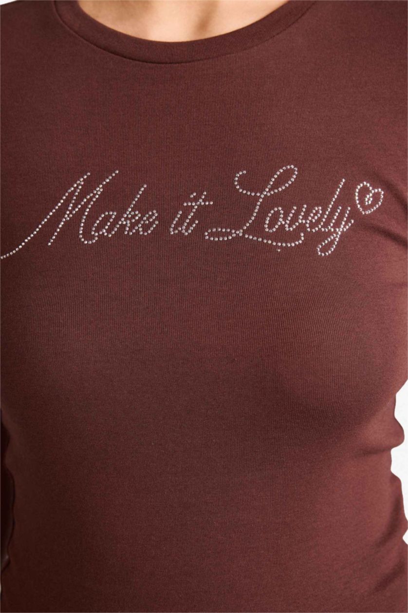 نساء بني تيشيرت نص ردن مخصر وياخة مستديرة