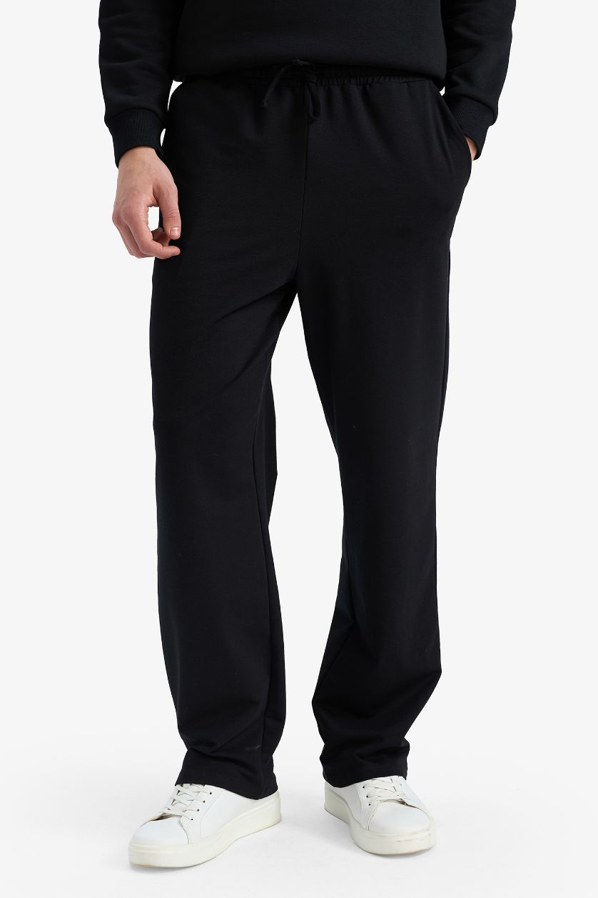 MAN Black Relax Fit Thin Fabric Sweatpants
