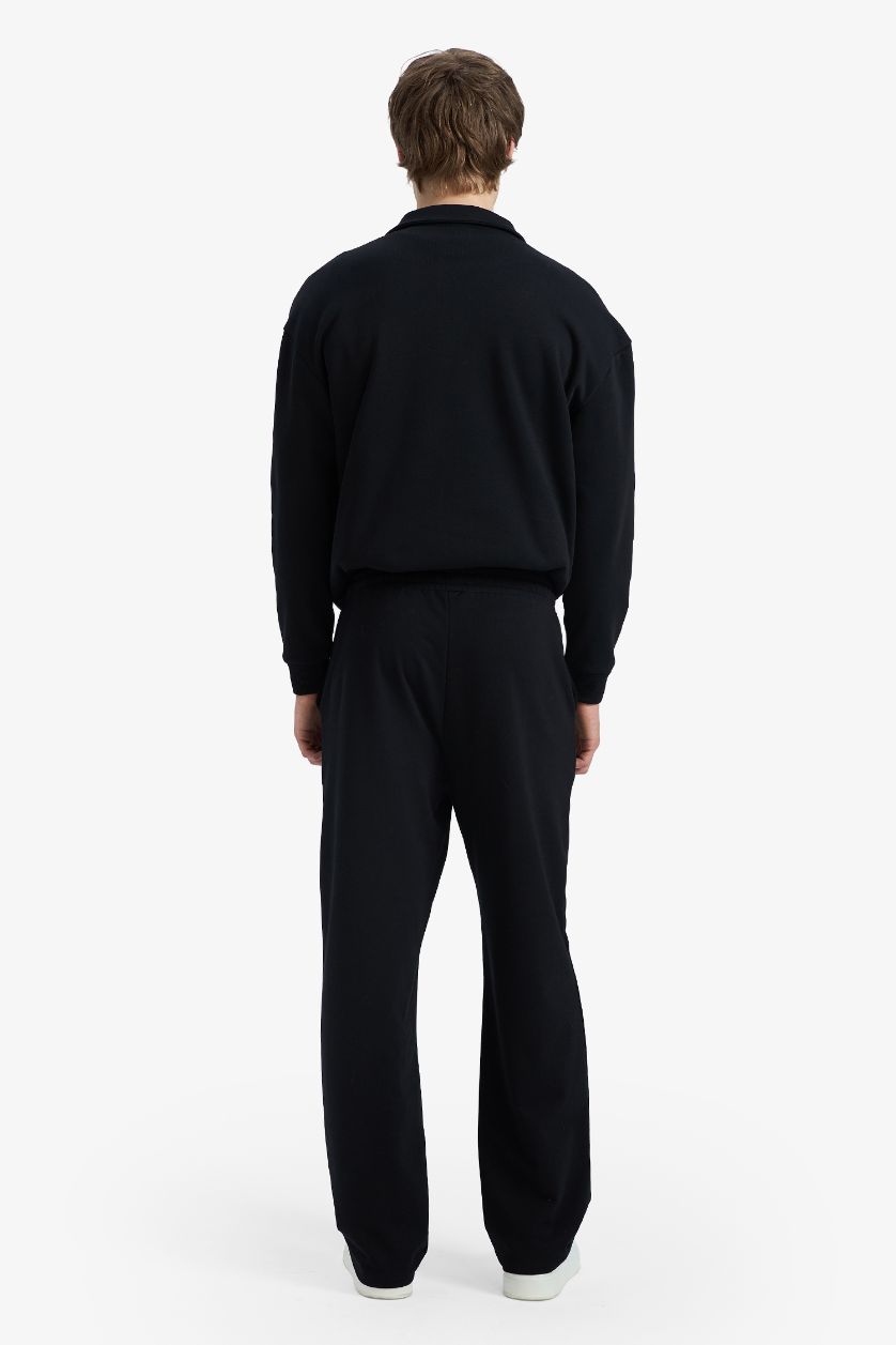 MAN Black Relax Fit Thin Fabric Sweatpants