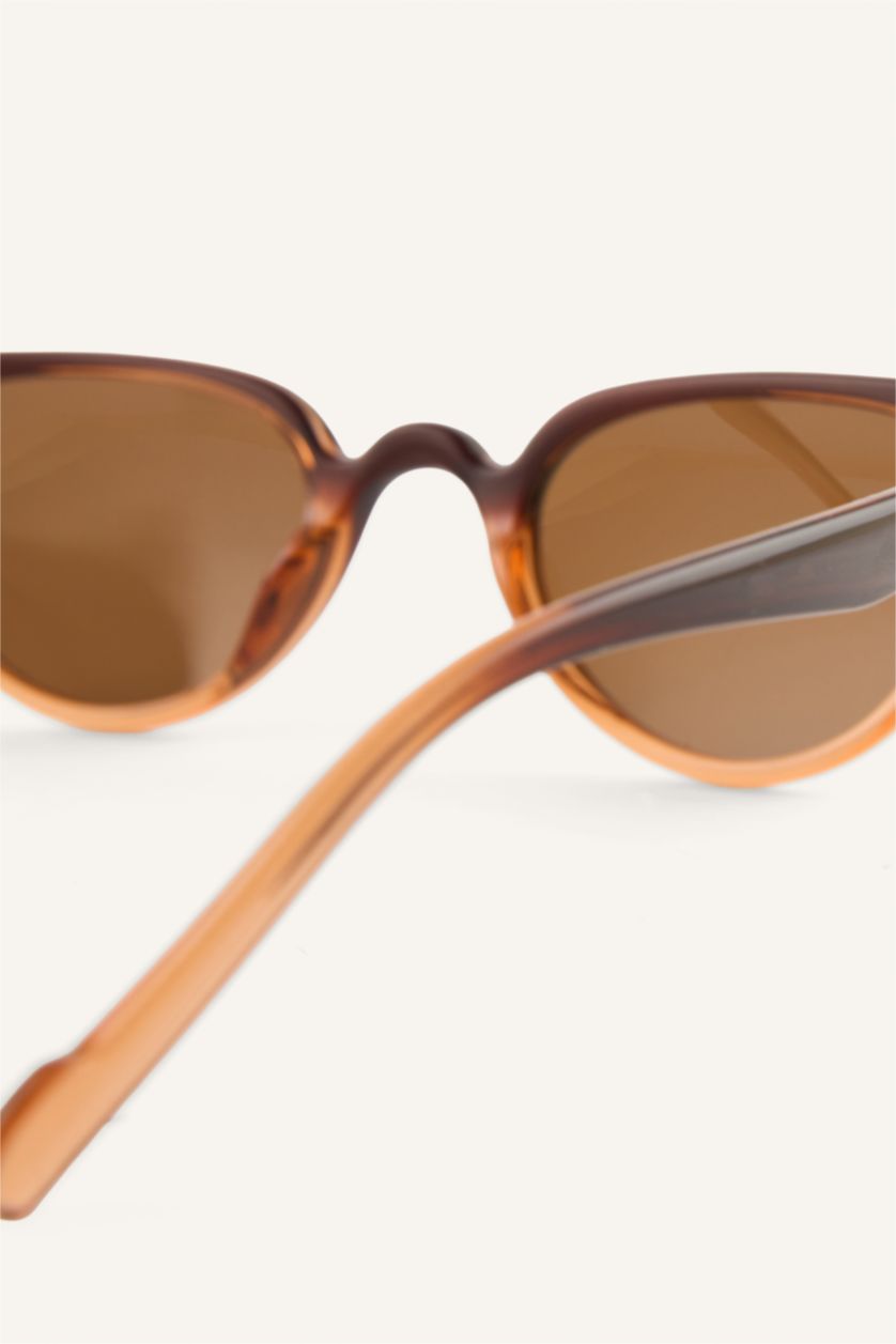 Kadın Kahve Kadın Güneş Gözlüğü