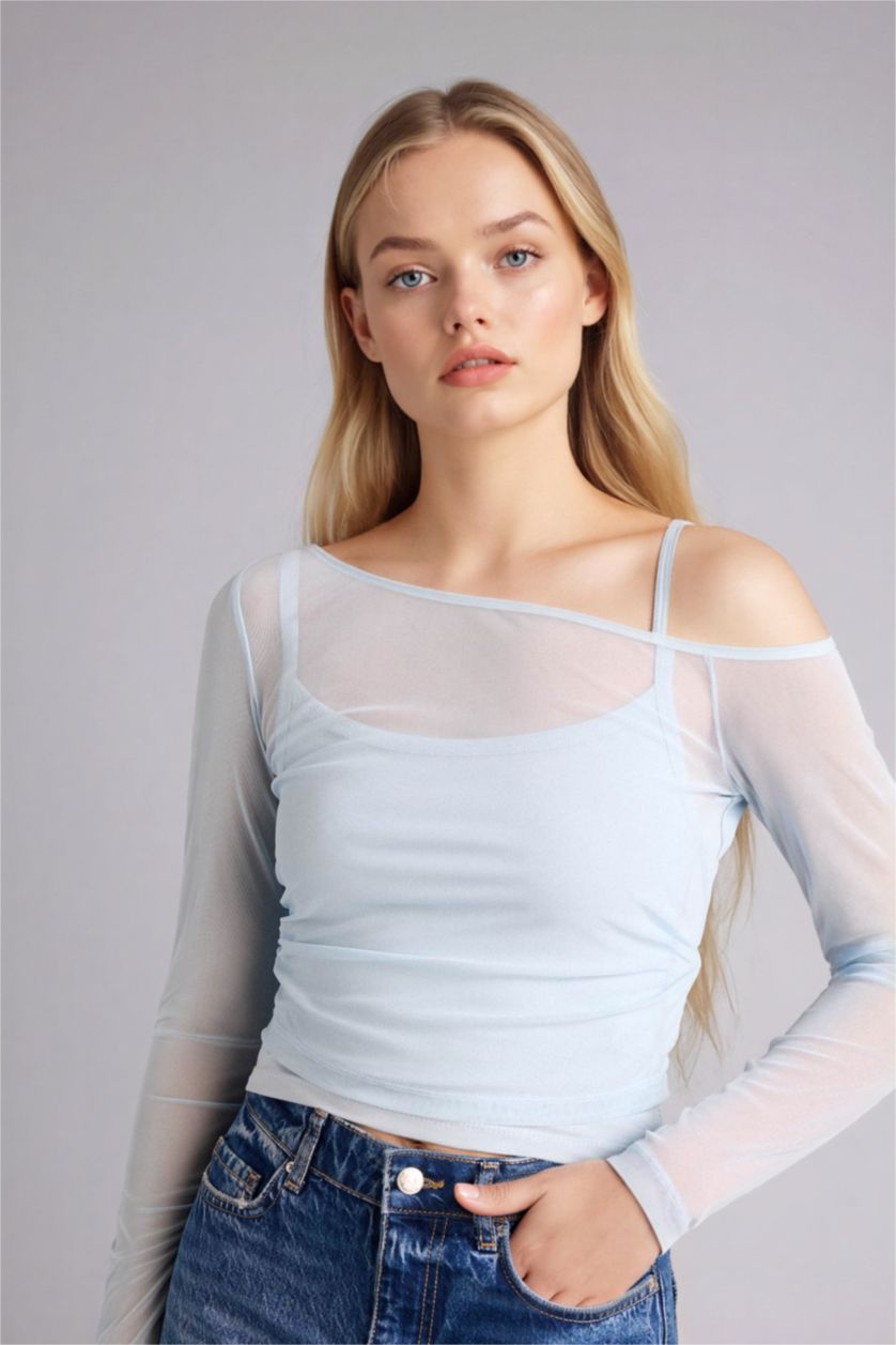 Woman Light Blue تيشيرت تول بكتف مكشوف