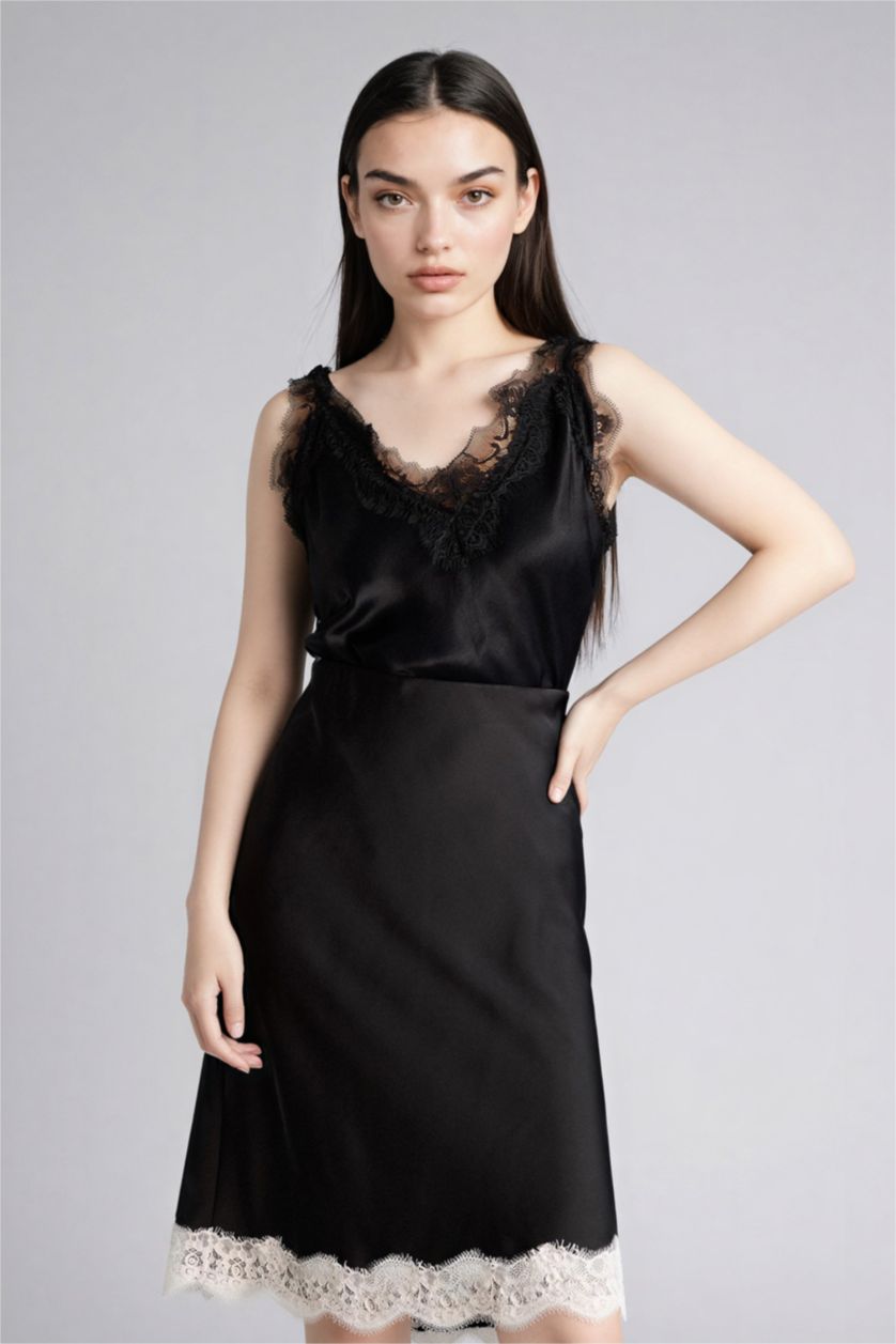 Woman Black Regular Waist Lace Satin Midi Skirt