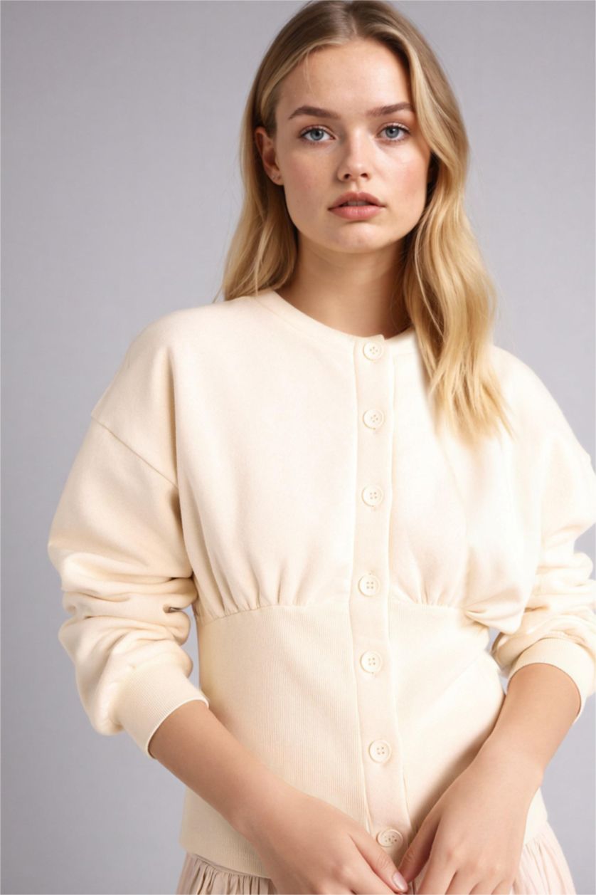 Woman Beige Slim Fit Crew Neck Thick Sweatshirt Fabric Cardigan