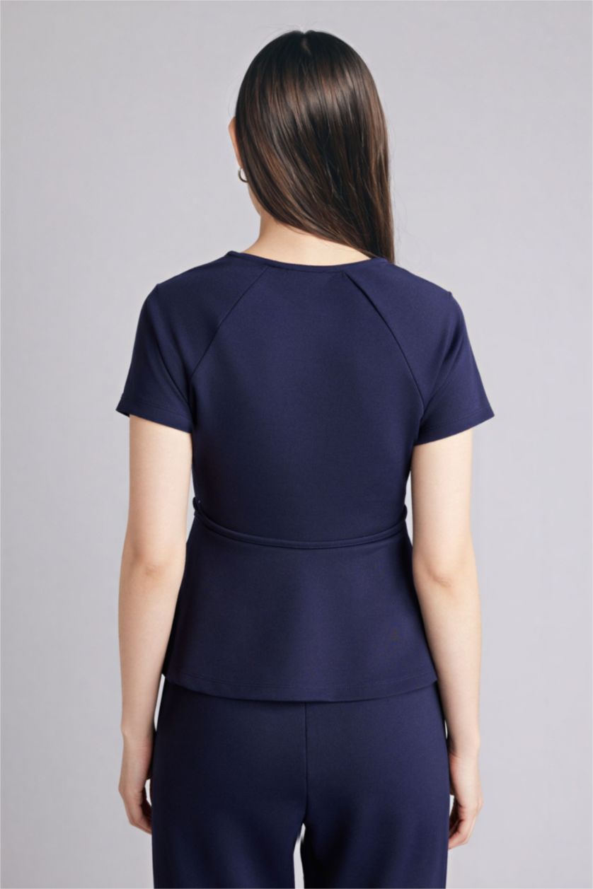 Woman NAVY تيشيرت نص ردن سليم فيت وياخة مستديرة