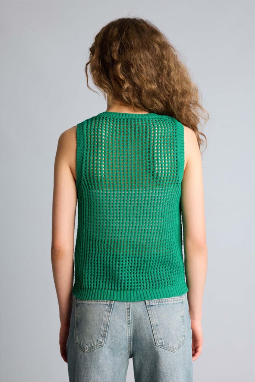 Woman Green Regular Fit Knitwear U Collar Sleeveless Tank Top