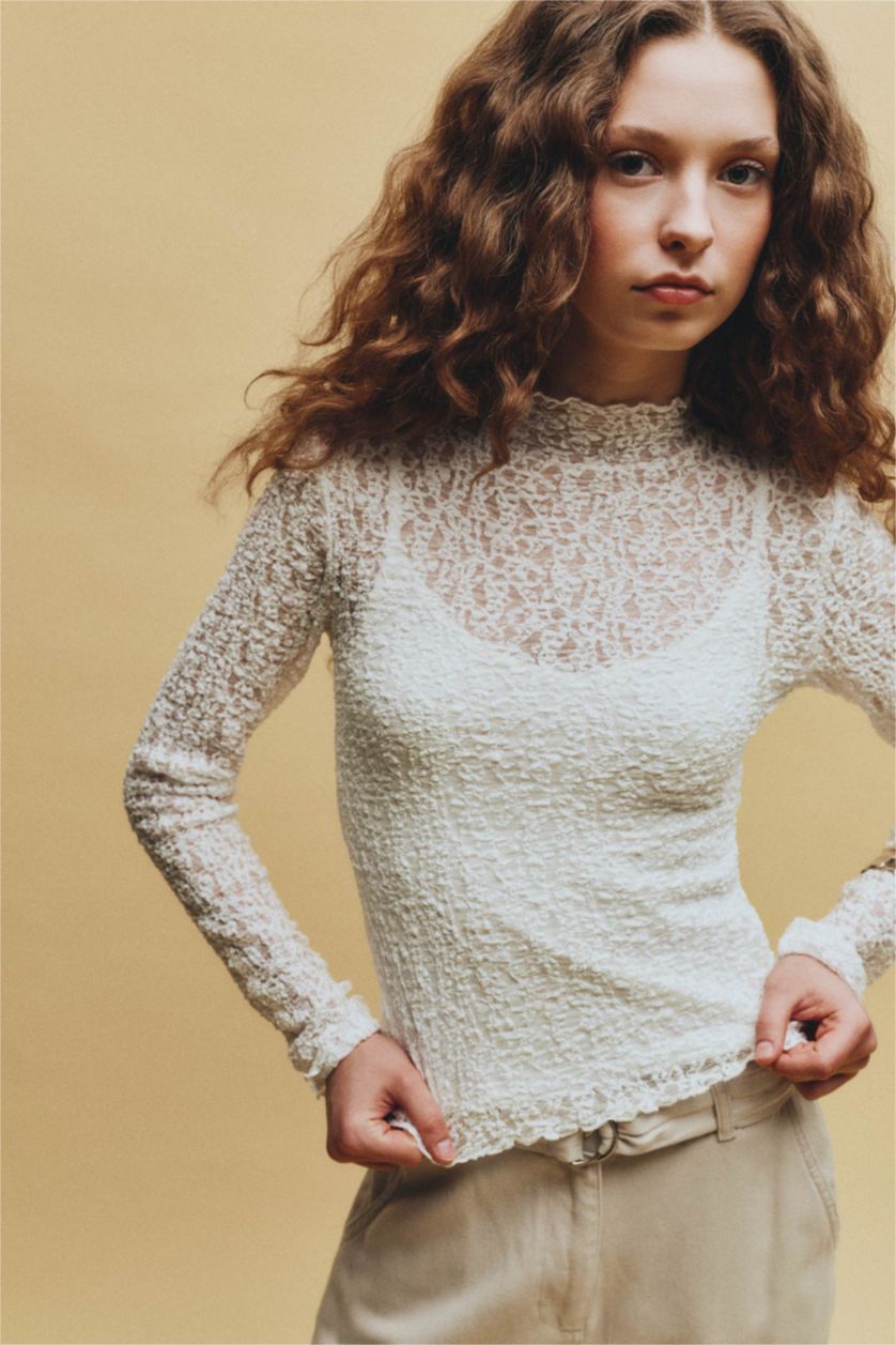 Woman White Woman Long Sleeve T-Shirt