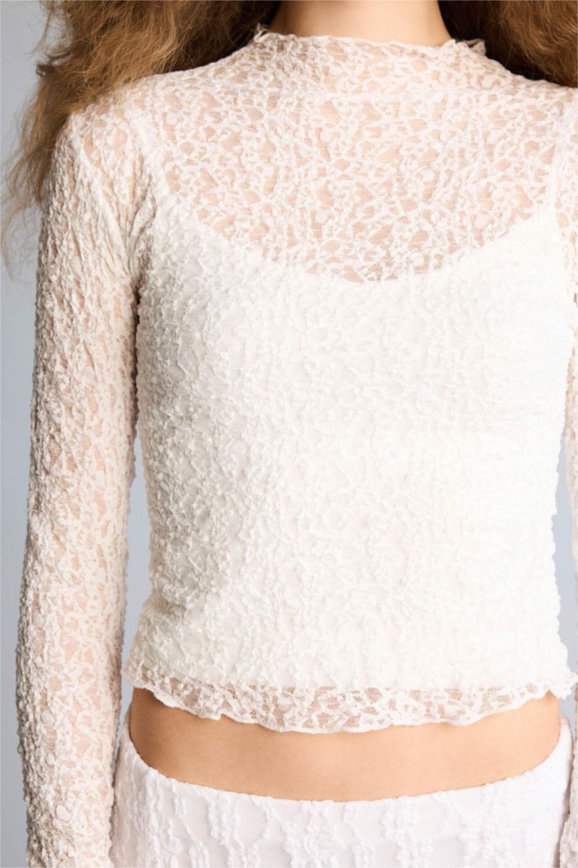 Woman White Woman Long Sleeve T-Shirt