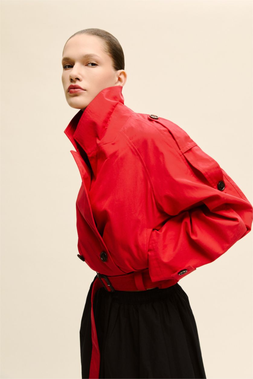 Kadın Kırmızı Cropped Fıt Gömlek Yaka Twill Trençkot