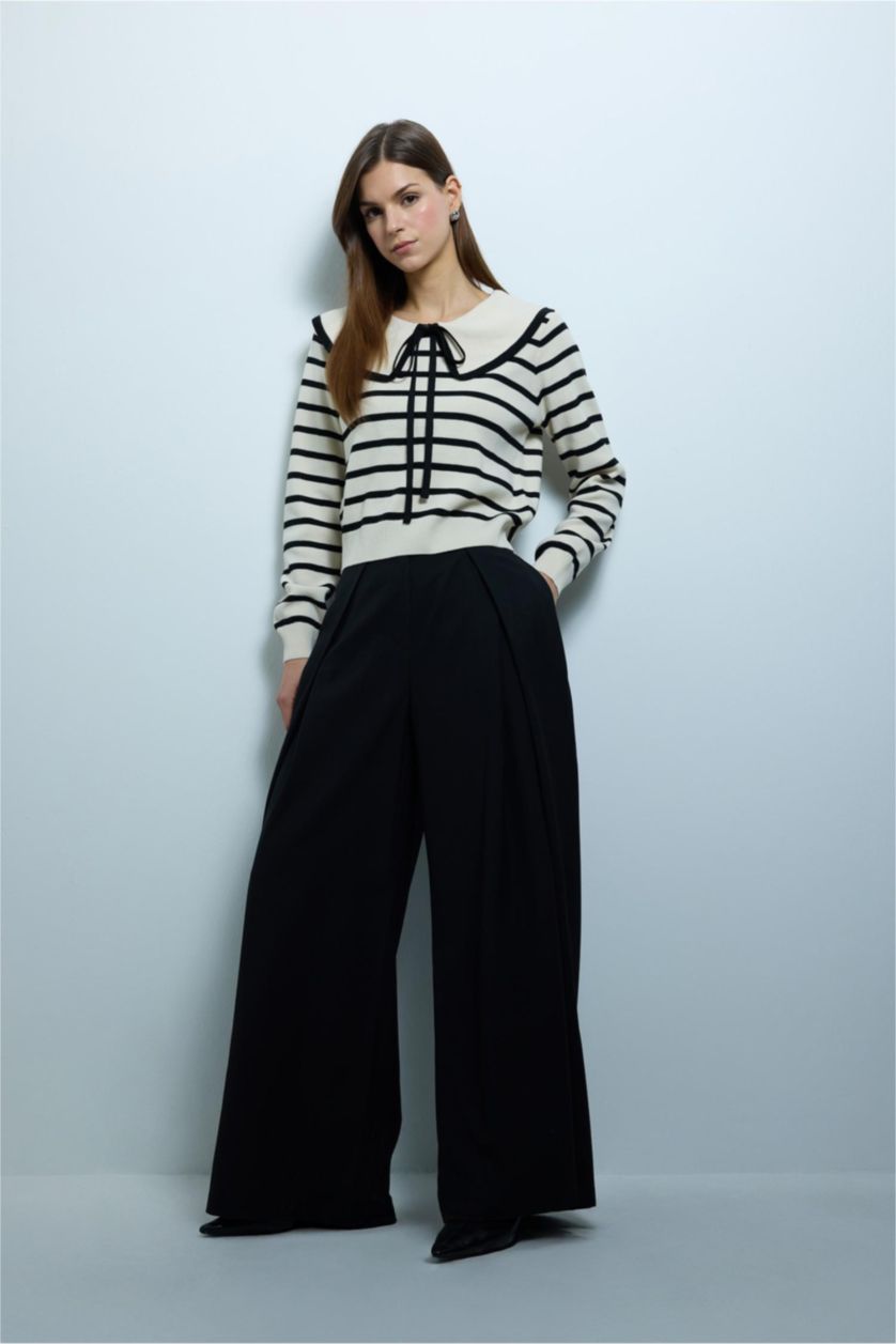 Woman White Slim Fit Pullover
