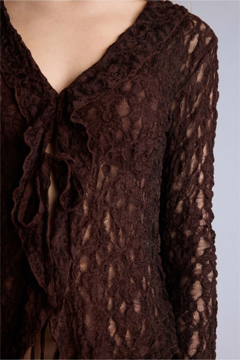 WOMAN Brown بلوزة كم طويل دانتيل سليم فيت بياقة V