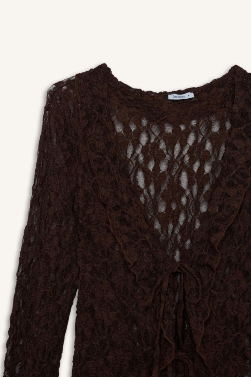 WOMAN Brown بلوزة كم طويل دانتيل سليم فيت بياقة V