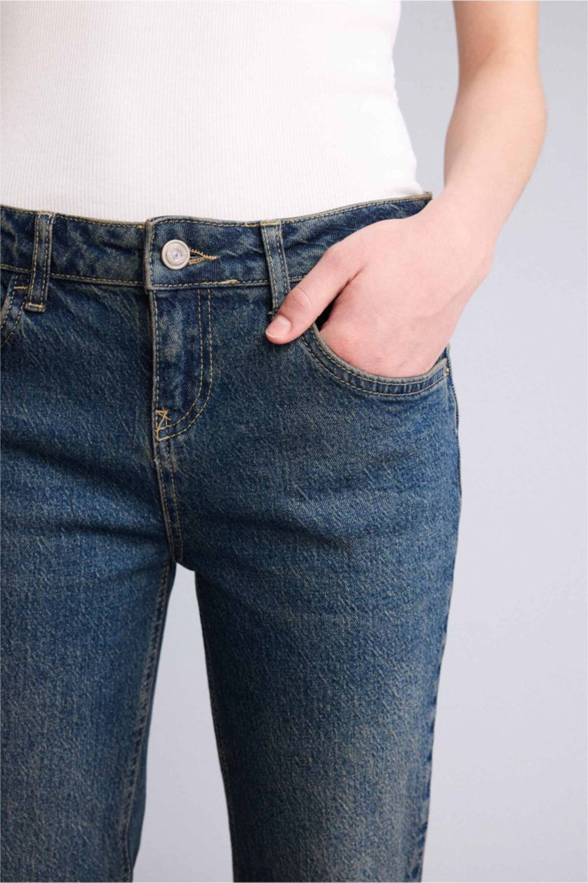 Kadın Koyu Mavi Düşük Bel Jean Yıkamalı Pantolon