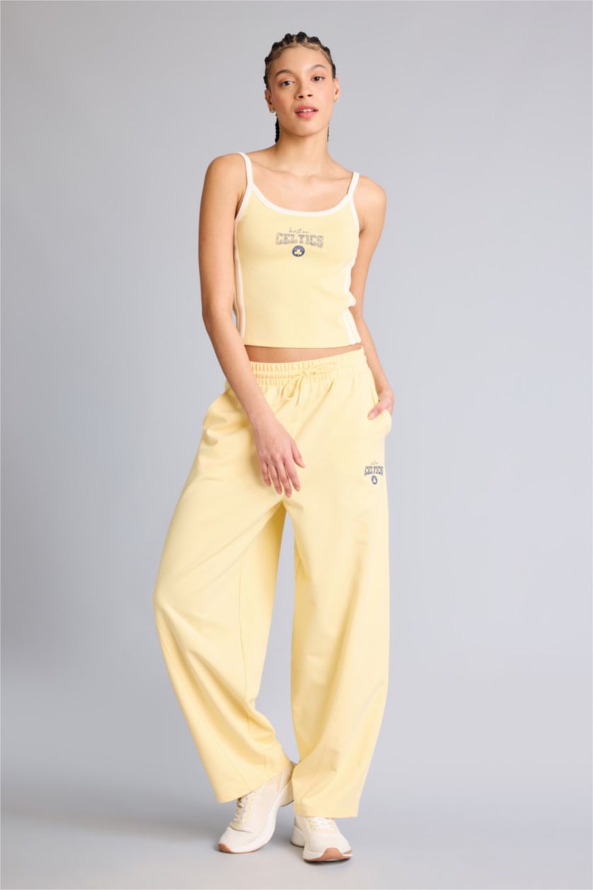 Женщины Светло-желтый Спортивные брюки Airtech NBA Boston Celtics Barrel Fit с карманами и стандартными штанинами
