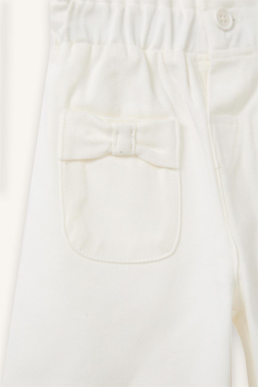 طفلة صغيرة بيج فاتح بنطلون بناتي بيبرباج جبردين برجل واسع