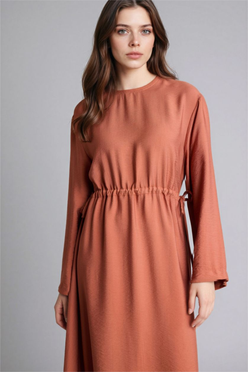 Woman Tile Crew Neck Dress