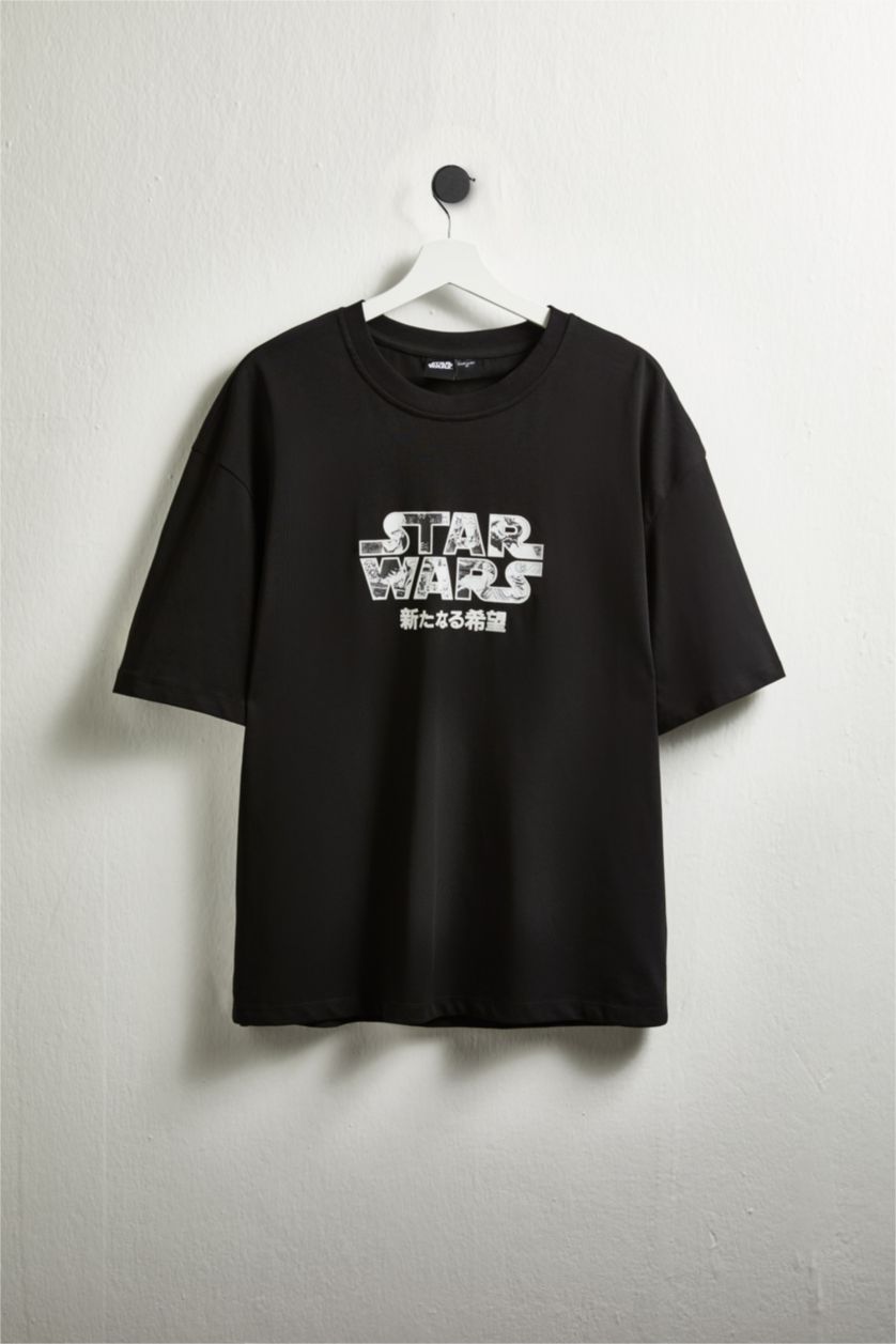 Men Black Boxy Fit Star Wars Licensed Sweatshirt