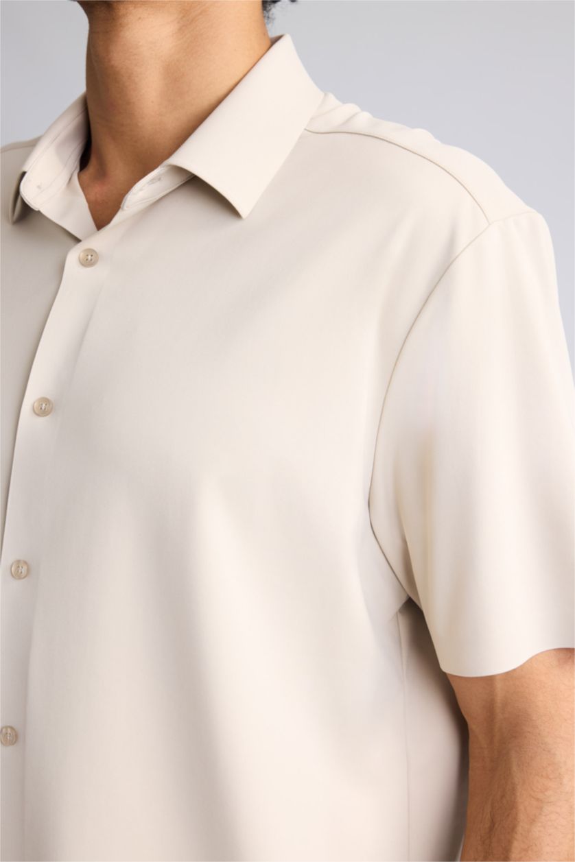 Мужчины Песочный Standard Fit Silk Short Sleeve Shirt