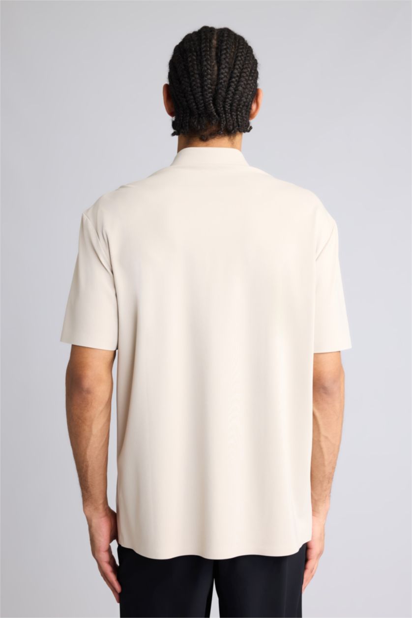 Мужчины Песочный Standard Fit Silk Short Sleeve Shirt