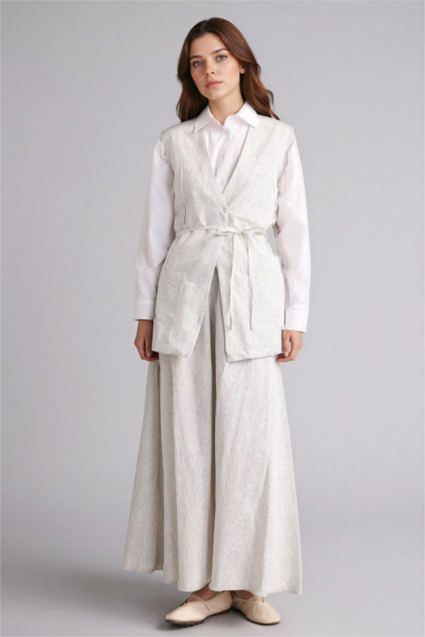 Woman Ecru Regular Fit V-Neck Striped Linen Blended Vest