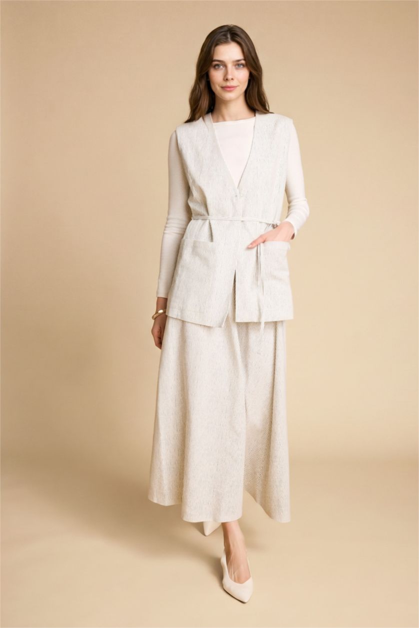 نساء بيج فاتح Regular Fit V-Neck Striped Linen Blended Vest