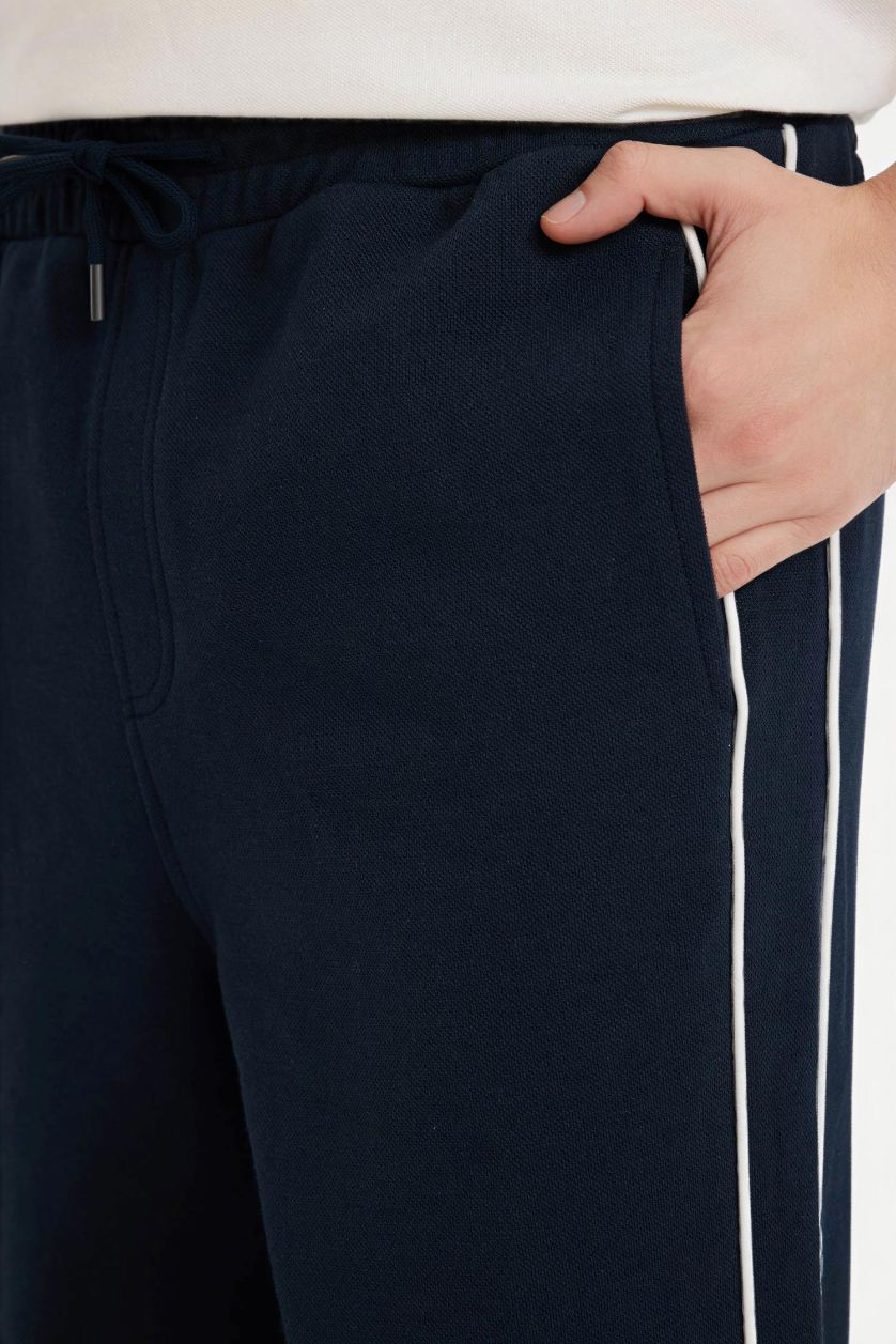 MAN NAVY Wide Leg Sweatpants