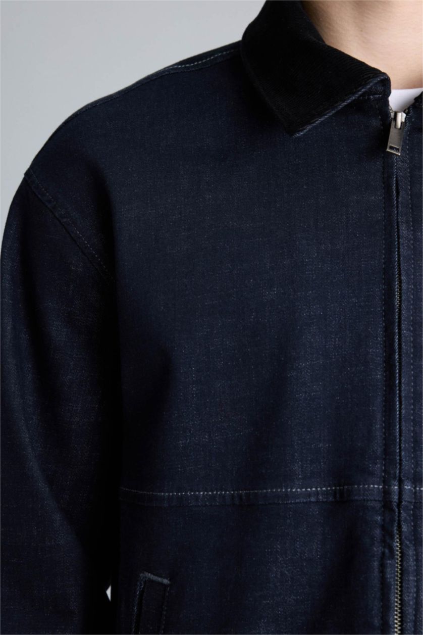 رجال أزرق غامق جاكيت قطن قصة عادية