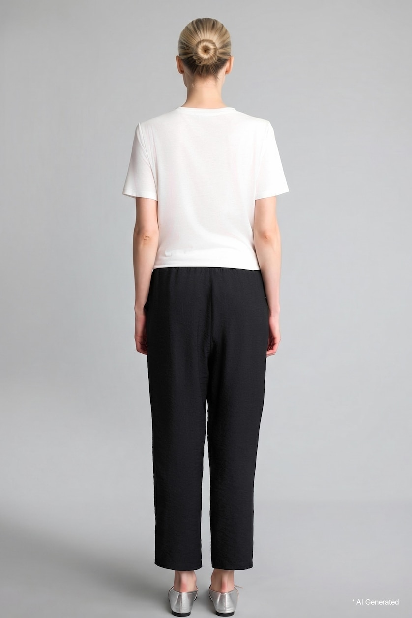 Women Black Carrot Fit Straight Leg Trousers