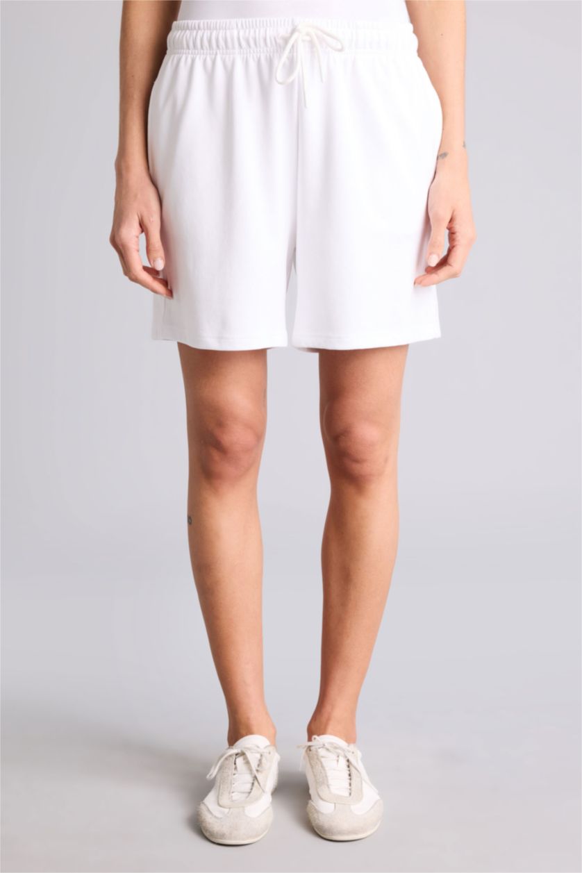 نساء أبيض شورت برمودا بيزك