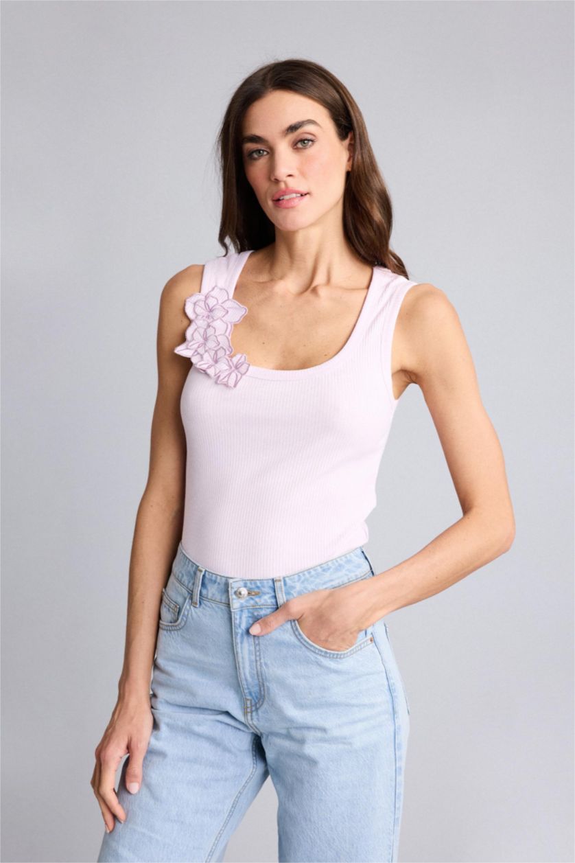 حريمي زهري فاتح تانك توب مضلع سليم فيت بياقة U