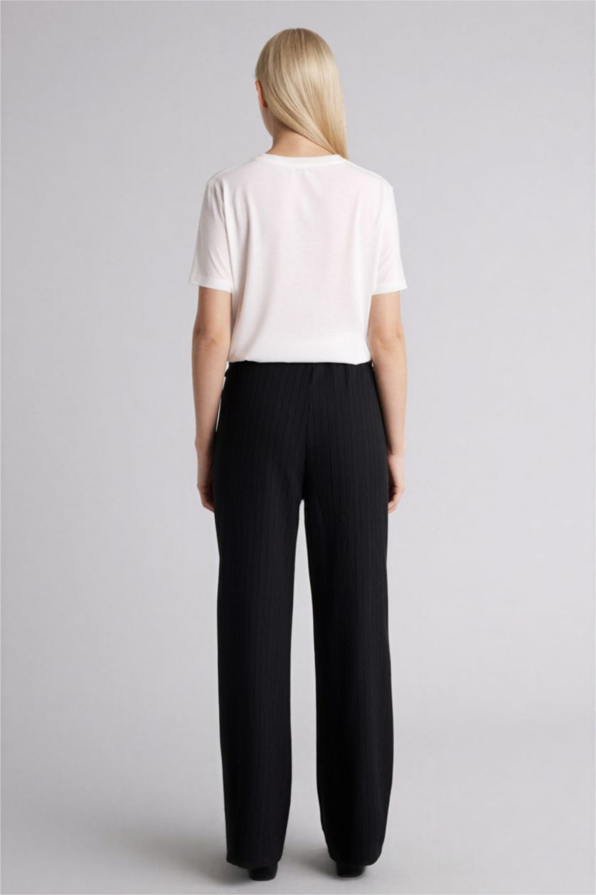 نساء أسود Regular Fit Straight Leg Waffle Textured Trousers